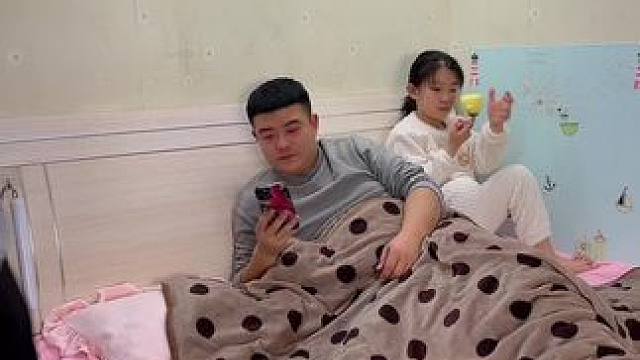 没想到女儿的举动太意外了！ #笑花小王令