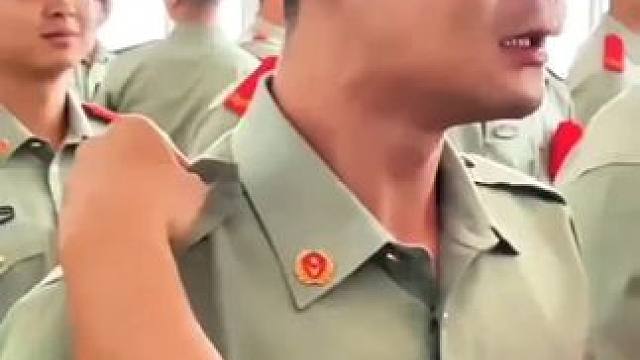 这种战友情，只有当过兵的人才能体会!#退伍不褪色 #战友情#感人一幕