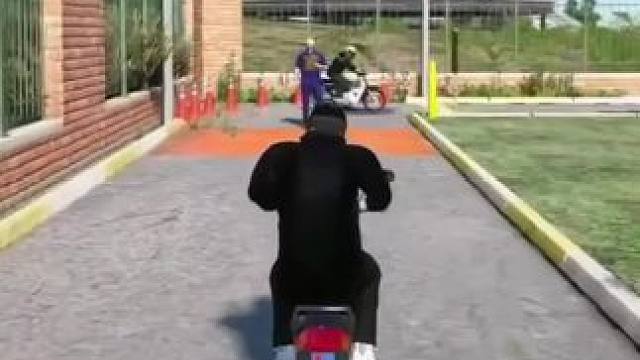 太搞笑了
谢谢点赞 分享.. 收藏
#这波操作很秀 #马来西亚动画片 #真会玩 #考摩托车驾照 #极