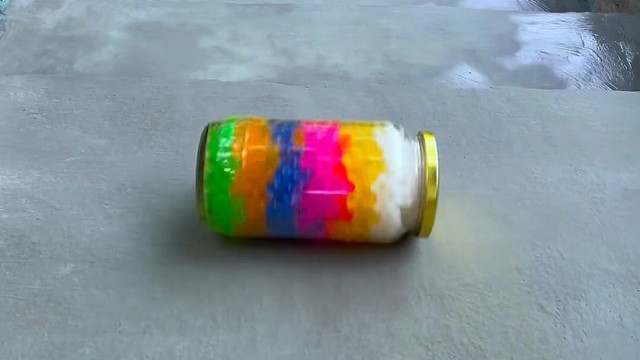 楼梯滚瓶子爆破解压时刻