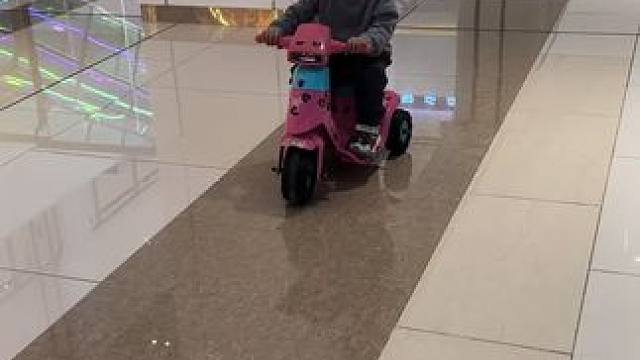 #儿童摩托车 #萌娃骑车 #日常带娃