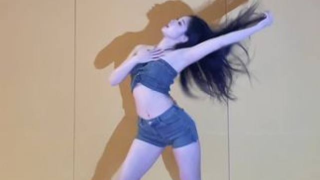 超爱Gawon撩头发这一段啊啊啊啊！#body #meovv #body舞蹈挑战 #kpop #翻跳