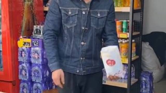 #栗子哥 #牛人 #高手在民间 ，据说称了28年栗子了，说多少是多少，惊呆了！