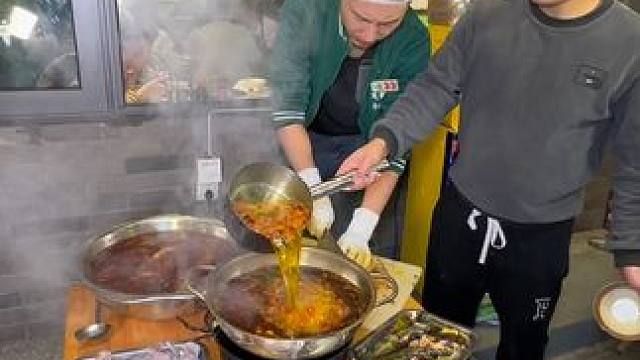 成都鱼蛙火锅，你记得这一口就好了 #舌尖上的非遗美食 #约个火锅中不中 #各省文旅携火锅申请出战 #