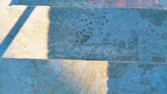 楼梯滚瓶子爆破解压时刻