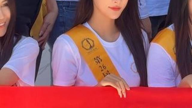 公益不值得炫耀，但必须宣传。一起用微弱的光，点亮世界。最后祝我自己生日快乐～#中华小姐 #公益 #生