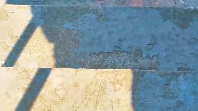 楼梯滚瓶子爆破解压时刻