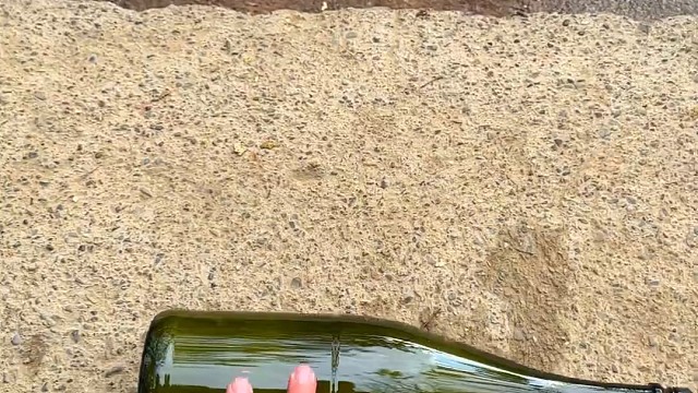 楼梯滚瓶子爆破解压时刻