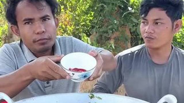 东南亚乡村美食 热气腾腾♨️的水煮鱼#水煮鱼的家常做法 #东南亚矮子#农村美食