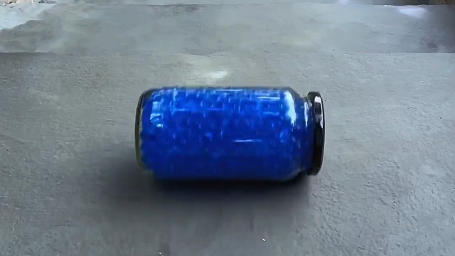 楼梯滚瓶子爆破解压时刻