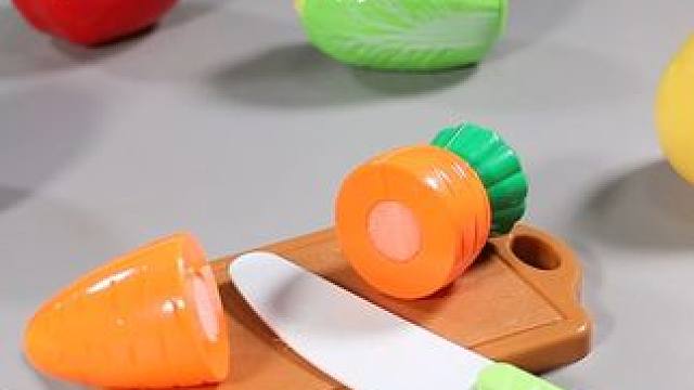 给一岁以上宝宝的玩具水果切切乐，认识水果蔬菜，可剥可切，锻炼手部动作，一玩一个不吱声#动手动脑 #儿