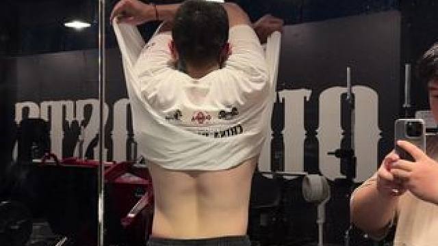 记录日常 深夜档训练#vlog日常 #passion #力量举入门