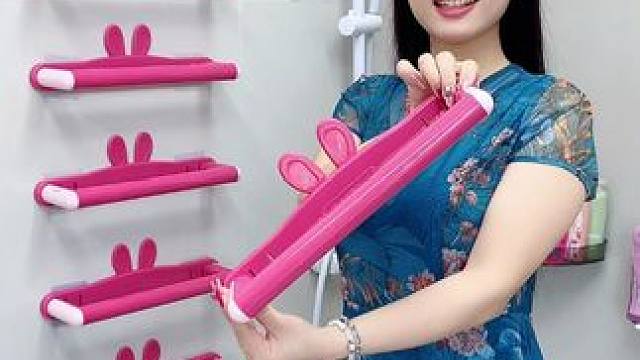 #可伸缩毛巾架 收纳毛巾不占空间，还是个#可伸缩拖鞋架  拖鞋上墙不积水，卫生间干净整洁多了#免打孔