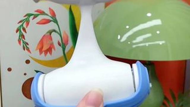 神奇的粘毛器!不仅能轻松清理头发和猫猫狗狗掉落的毛发，水一冲就干净能继续用了 #粘毛神器  #养猫人