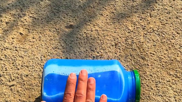 楼梯滚瓶子爆破解压时刻