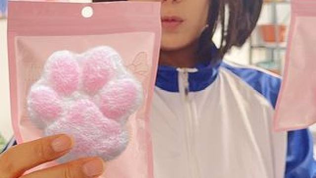 妈妈给臭宝制作毛茸茸猫爪捏捏 #捏捏乐 #手工玩具 #diy玩具 #每日亲子时光 #手工