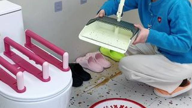 #可伸缩毛巾架 收纳毛巾不占空间，还是个#可伸缩拖鞋架 拖鞋上墙不积水，卫生间干净整洁多了#免打孔 