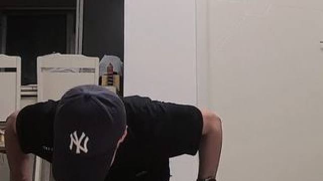 还记得最初的目标吗？还在全力以赴吗？ #自律打卡 #俯卧撑