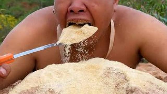 ToRung搞笑 小胖吃沙子吗
#搞笑#解压 #搞笑视频