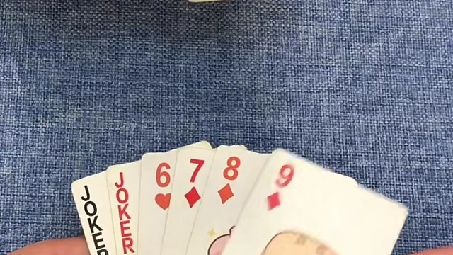 傻子才会把二个王一起出了