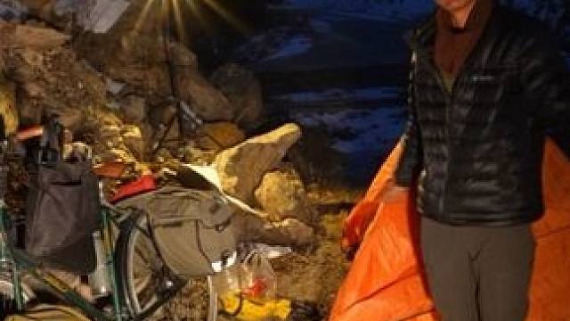 冬季骑行麦当劳路线，悬崖峭壁很刺激，晚上天冷搭帐篷煮火锅吃 #骑行 #户外露营 #刘伟元的旅行 #麦