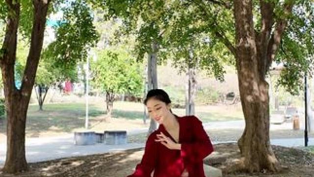 什么是答案？是秋天说落叶真好看 #莫怕莫怕 #舞蹈翻跳 #国风古韵 #拋一捧落叶说秋天真好看