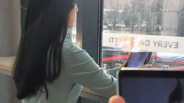 去搭讪，成功了叫玩机小帅，失败了叫玩机小丑 #华为MateX6 #AI隔空投送 #鸿蒙NEXT #表