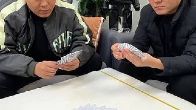 甩开甩开整 #唬牌 #解压 #河南方言 #河南小牛 #意想不到的结局