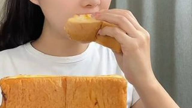 没有#脱氢乙酸钠的 #黄油厚切吐司 ！ 奶香松软比楼下面包店现烤的还要好吃！关键配料表巨干净！#早餐