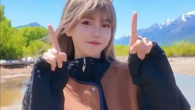 好天气总让人开心到昏古七~  #甜妹 #手势舞 #新西兰 #浅跳一下