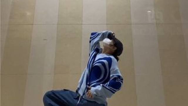 终究没逃过这波 #赵毅编舞 #黄子韬 #黄子韬直播舞蹈大赛 都给我装起来！要小弟的话可以邀上我！