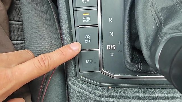 车上的这四个按键正确使用方法，老司机详细讲解，新手建议看一看