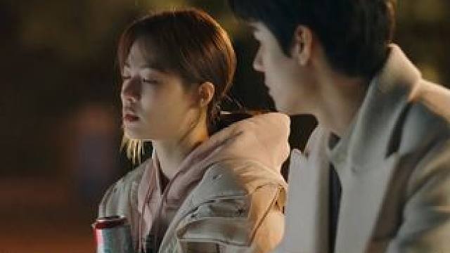 人终会被年少不可得之物困其一生，也终会因一时一景而解一生之困  #宋佳 #钟楚曦 #电影 #看电影好