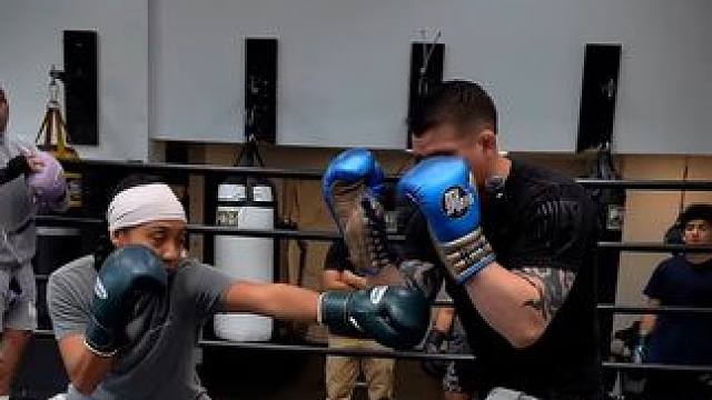 三种方法化解对方连续的刺拳进攻 拍，格，退#拳击 #格斗 #自由搏击 #零基础学格斗