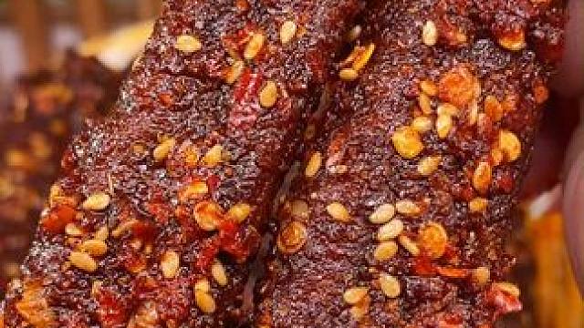 平时上班饿了馋了一定要试试这个爆辣鸭翅中，真的好吃又解馋！#下酒菜 #追剧小零食 #好吃到停不下来 