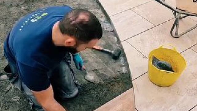 庭院地砖通铺工艺设计。 #能工巧匠  #庭院设计施工 #庭院地面铺装 #施工工艺 #别墅庭院