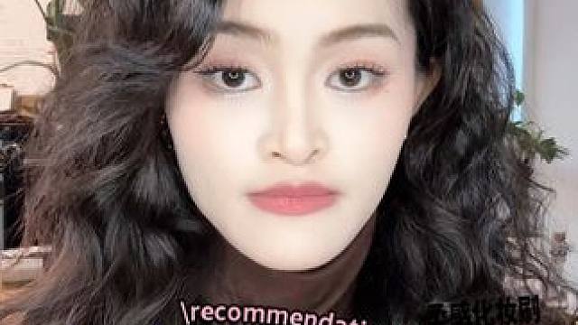 是让人无法拒绝的花知晓呀 #花知晓新品 #国货之光 #花知晓礼盒 #美妆 #花知晓蝴蝶云肩系列