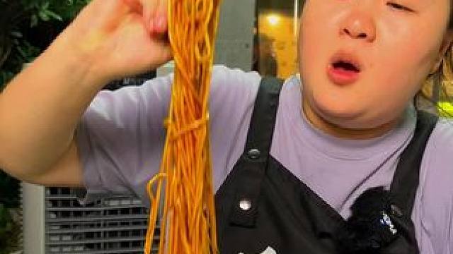 花了2150来吃重庆小面，机票都占了2000！#这一碗好过瘾 #妈呀太香了 #这一口简直香迷糊了