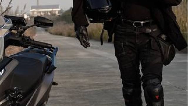 别赶路，感受路；别忙人，疼爱己。 #185 #机车男孩 #感觉至上