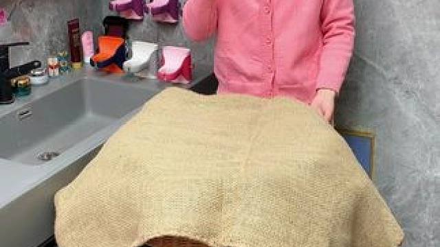 家里的吹风机总是没地方放，就入手了这个吹风机架，这下终于可以解放双手啦！#吹风机架 #好物推荐