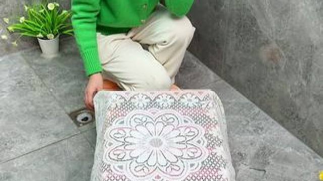 #可伸缩毛巾架 收纳毛巾不占空间，还是个#可伸缩拖鞋架 拖鞋上墙不积水，卫生间干净整洁多了#免打孔 