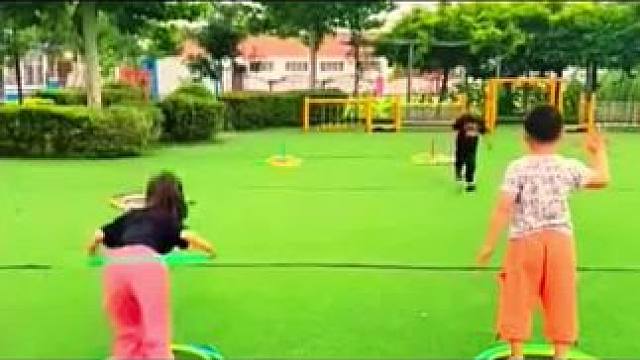 体育课堂游戏分享，运圈接力赛。