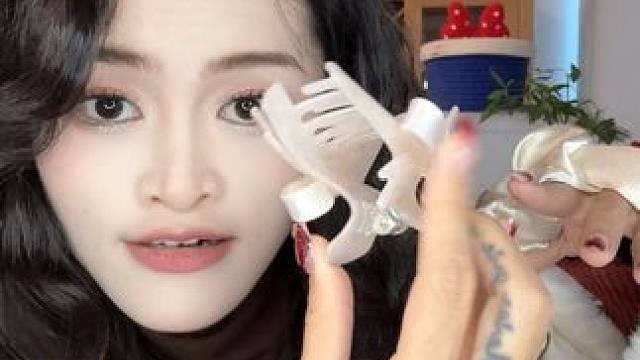 花知晓的花是花钱的花吧~ #花知晓 #花知晓新品 #美妆好物种草 #花知晓蝴蝶云肩 #美妆