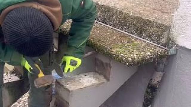 十年老久楼梯改造，改完瞬间焕然一新！#能工巧匠 #施工工艺 #结实耐用