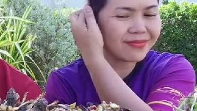 带大老婆吃小田螺烤牛蛙小米辣豆角生螃蟹️ #泰国主播吃美食视频 #泰国有哪些神奇美食 #泰国生活 #
