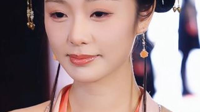 女孩大婚当天被心机女谋害全家，为了报仇进宫选妃步步为营