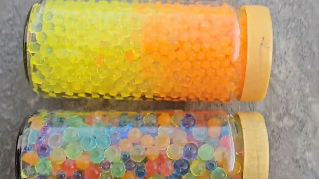 楼梯滚瓶子爆破解压时刻