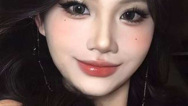 方圆脸都快给我画这个甜欲碎钻小烟熏～满满的高级感 #妆前妆后 #方圆脸妆容 #新手化妆教程 #碎钻小