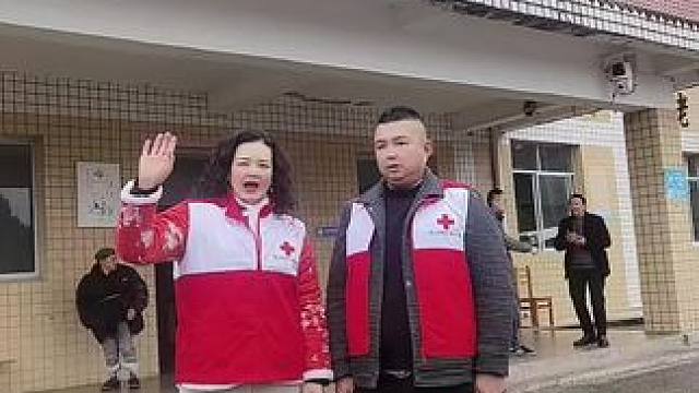 #上热门今天我们随着博爱公益志愿者协会一起来到了蓼叶镇的敬老院，送温暖 献爱心❤️关爱老人，从我做起