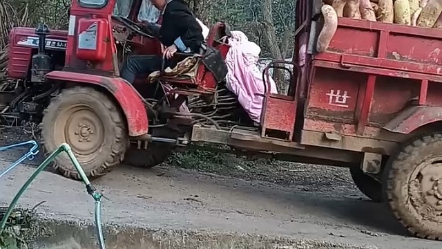 头一次见这种拖拉机